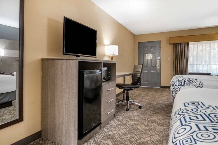 Room 9 of 25