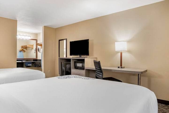 Room 8 of 25