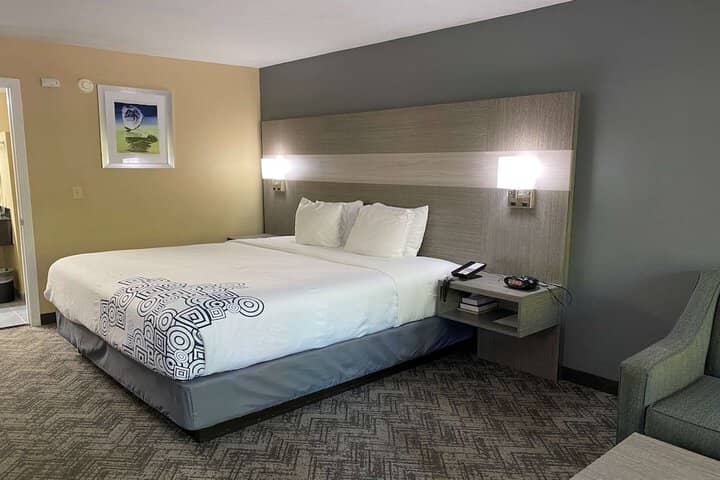 Room 5 of 25